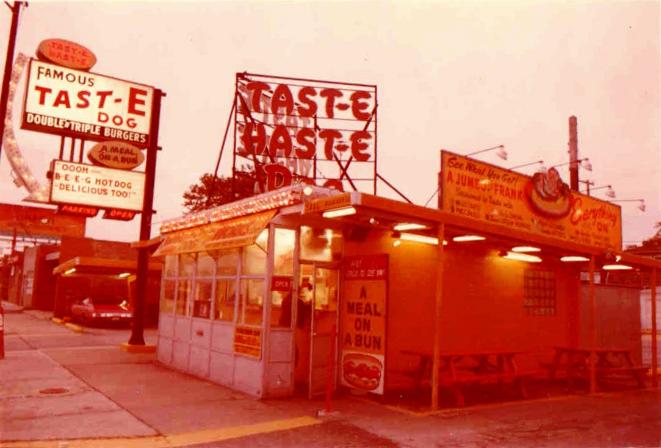 Tast-e Hast-e Dog / Milwaukee Ave in Chicago, IL.