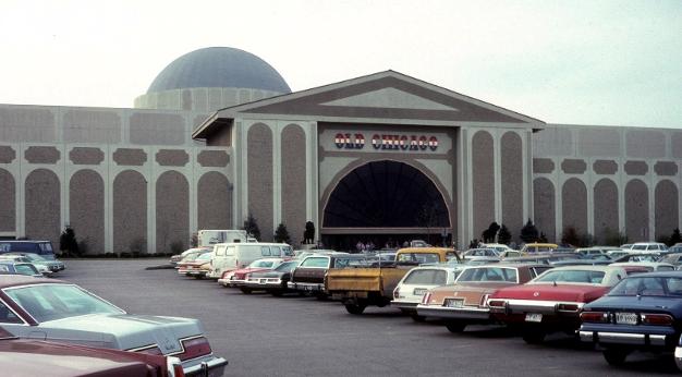 OLD CHICAGO SHOPPING MALL