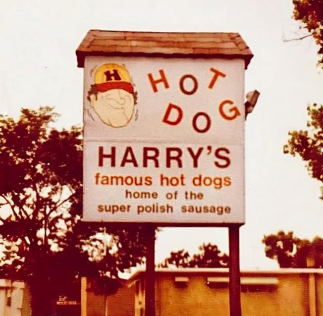 HOT DOG HARRY'S 
