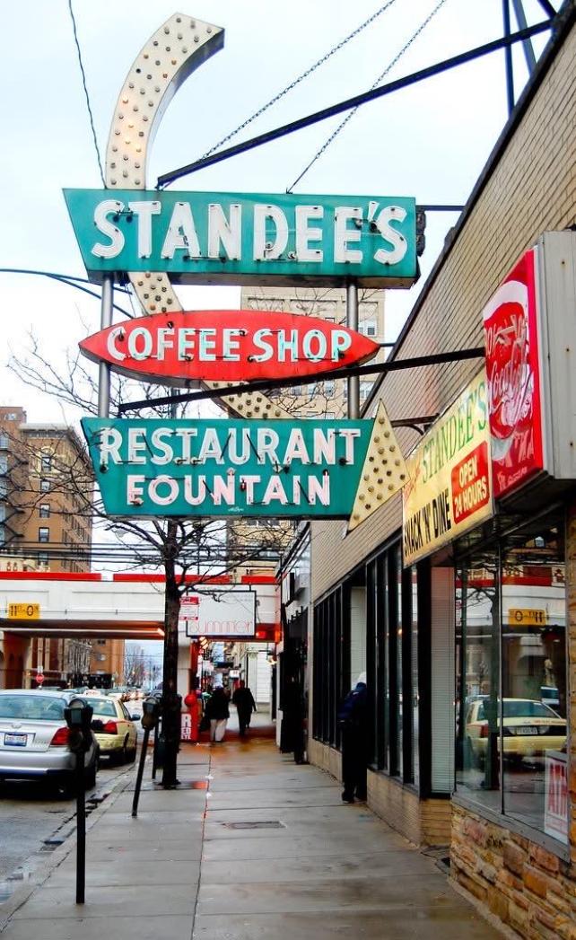 STANDEE'S CHICAGO RESTAURANT